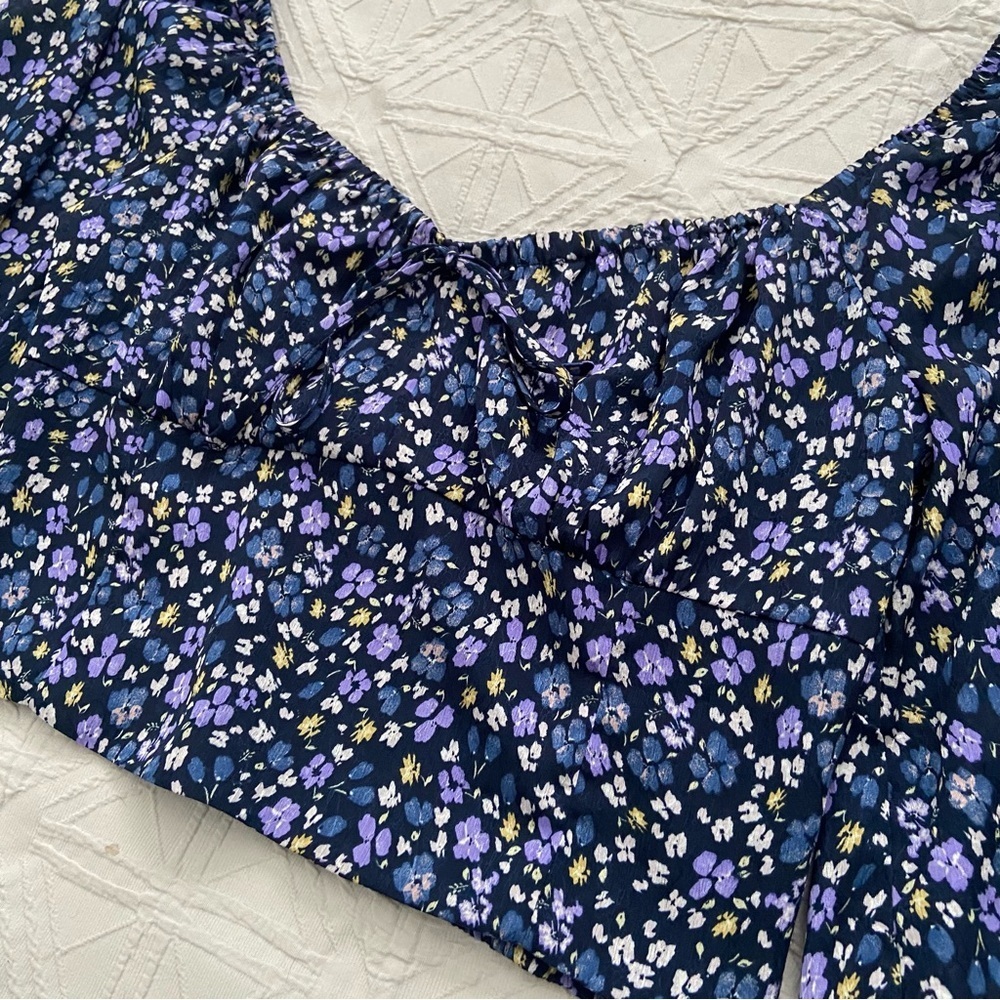 Dynamite Blue Floral Cropped Square Neck Blouse - Picture 2 of 12